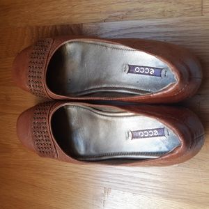 Light brown low wedge slip ons, Ecco, 37